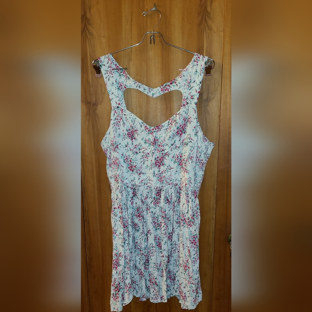 🆕️ NWT LC Lauren Conrad Floral Dress